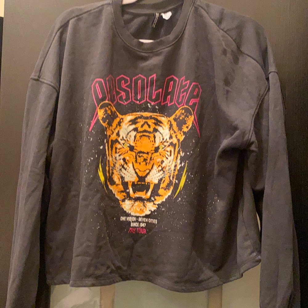 Black H&M graphic crew neck